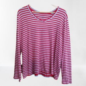 ⭐Eddie Bauer long sleeve v-neck t-shirt